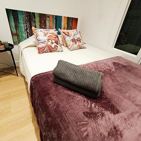By Universitat Rooms Barcelona Luaran gambar