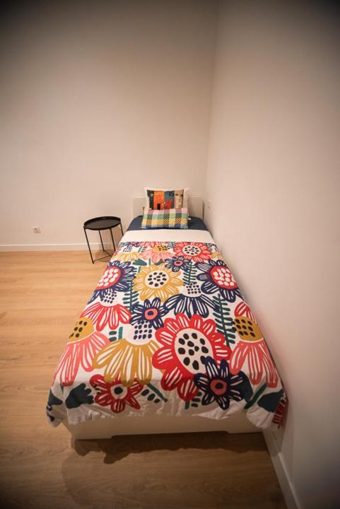 By Universitat Rooms Barcelona Luaran gambar