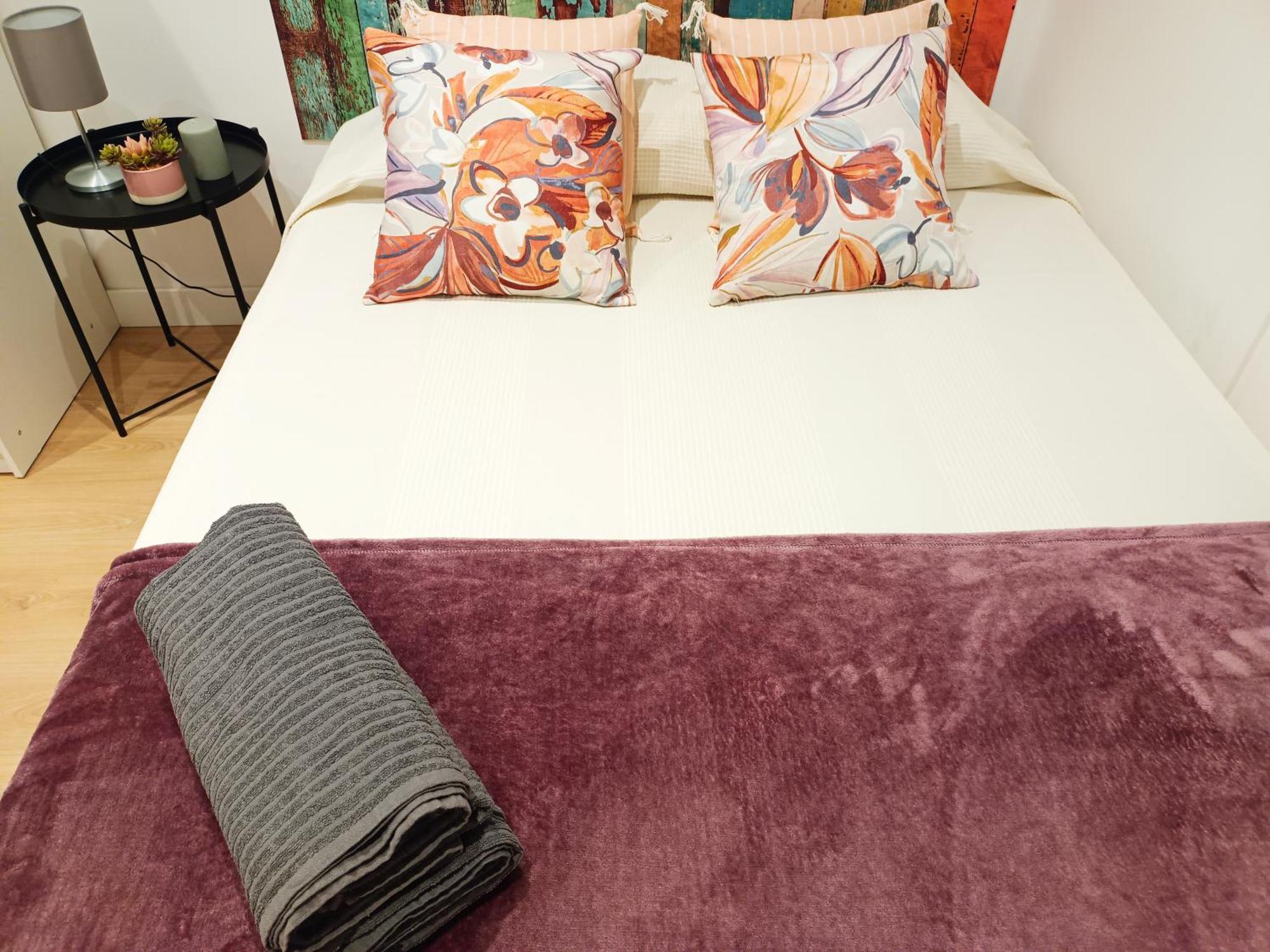 By Universitat Rooms Barcelona Luaran gambar